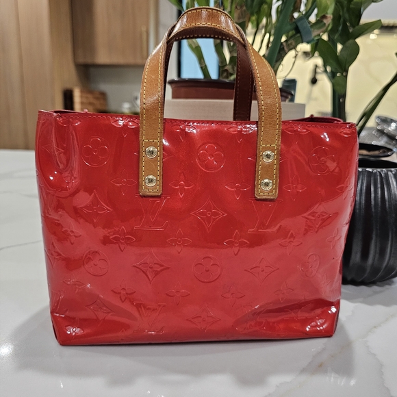 LOUIS VUITTON RED VERNIS READE PM , EXCELLENT - Picture 1 of 11
